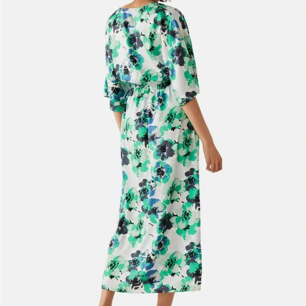 Marks and Spencer floral waisted batwing day dress - Picture 4 of 7